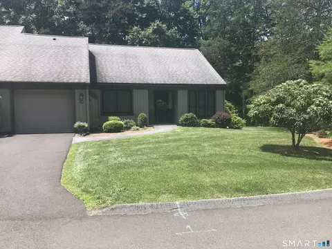 24 Heritage Crst # -B, Southbury, CT 06488