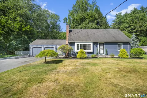 19 Westwood Dr, Simsbury, CT 06070