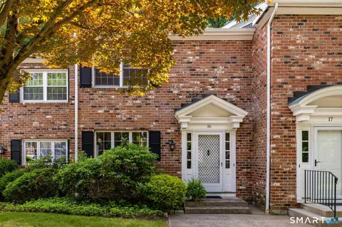 16 Tunxis Vlg #16, Farmington, CT 06032