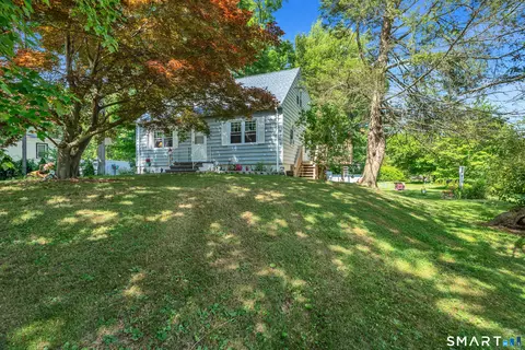 211 Maple Ave, North Haven, CT 06473