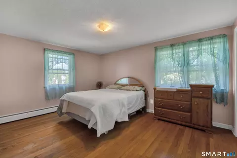Bedroom - 211 Maple Ave, North Haven, CT 06473 photo 5 of 8