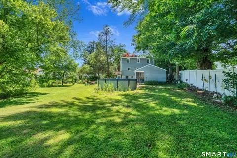 Exterior - 211 Maple Ave, North Haven, CT 06473 photo 5 of 6