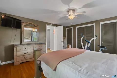 Bedroom - 211 Maple Ave, North Haven, CT 06473 photo 6 of 8