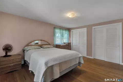 Bedroom - 211 Maple Ave, North Haven, CT 06473 photo 4 of 8