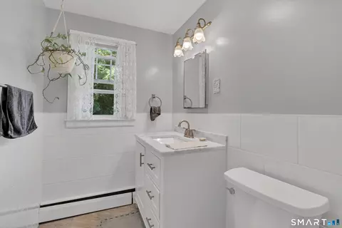 Bath - 211 Maple Ave, North Haven, CT 06473 photo 2 of 2