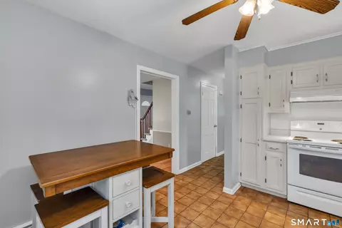 Entry Way - 211 Maple Ave, North Haven, CT 06473 photo 1 of 2