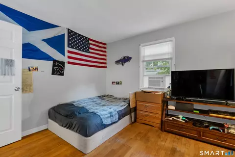 Bedroom - 211 Maple Ave, North Haven, CT 06473 photo 1 of 8