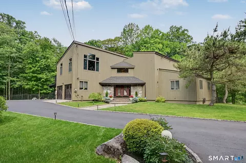 196 Echo Hill Dr, Stamford, CT 06903