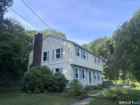 58 Roxbury Rd, Niantic, CT 06357