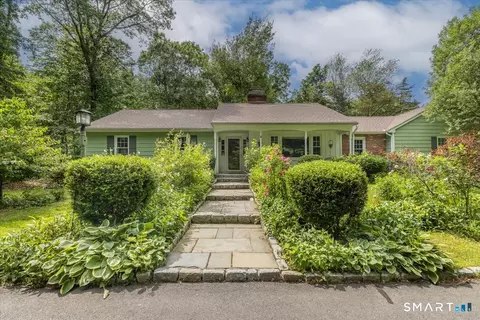 4 Twist Hill Rd, Newtown, CT 06470