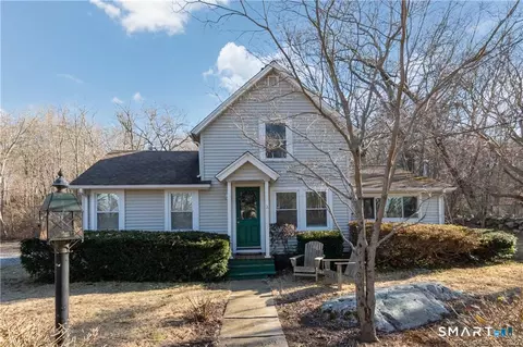 179 Niantic River Rd, Waterford, CT 06385