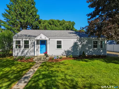 52 Chalker Beach Rd, Old Saybrook, CT 06475