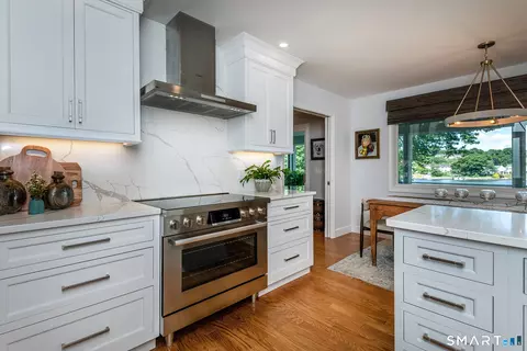 Kitchen - 52 Arrowhead Rd, Brookfield, CT 06804 photo 3 of 4