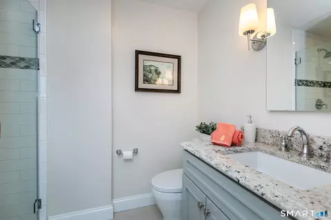 Bath - 52 Arrowhead Rd, Brookfield, CT 06804 photo 3 of 5