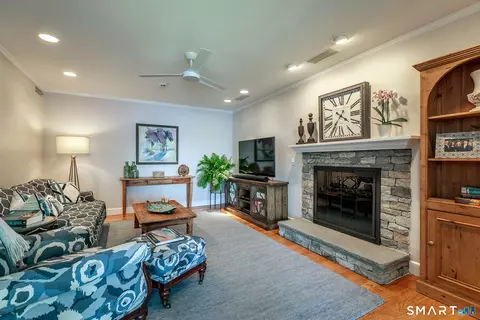 Living - 52 Arrowhead Rd, Brookfield, CT 06804 photo 5 of 6
