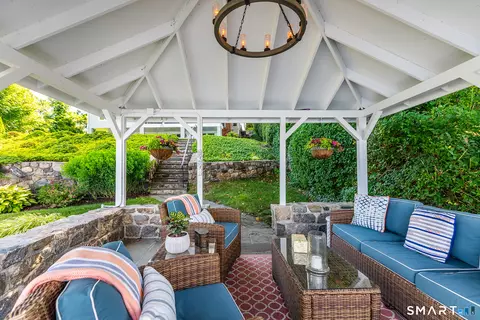 Exterior - 52 Arrowhead Rd, Brookfield, CT 06804 photo 7 of 10