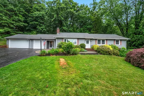 21 Lost Brook Ln, Wallingford, CT 06492