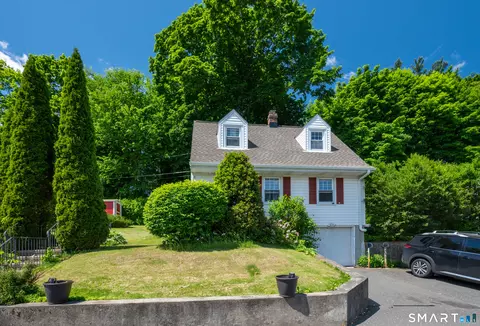 6 Robinview Ter, Danbury, CT 06810