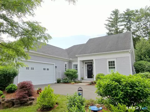 15 Bantry Rd #15, Simsbury, CT 06070