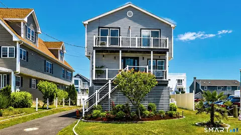44 Washington Pkwy, Stratford, CT 06614