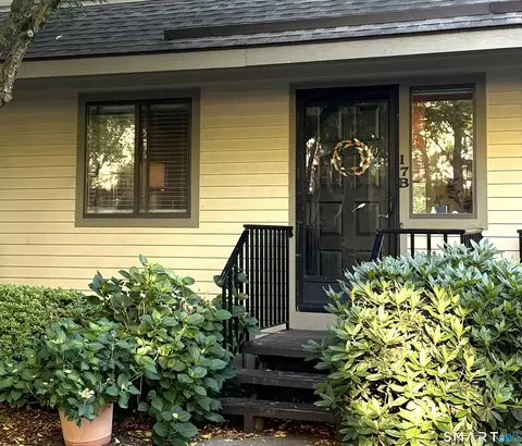 2435 Bedford St #17B, Stamford, CT 06905