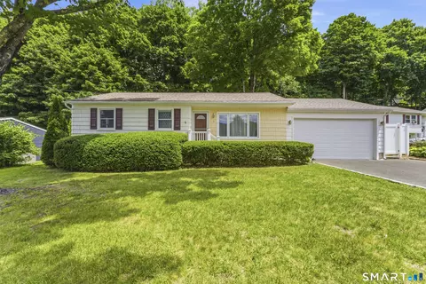 13 Brookwood Dr, Bethel, CT 06801