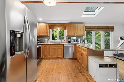 Kitchen - 4 Eagle Rd, Norwalk, CT 06850 photo 3 of 4