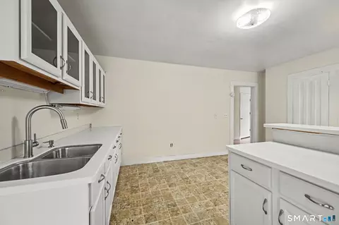 Kitchen - 33 Hatch Rd, Bridgewater, CT 06752 photo 1 of 2