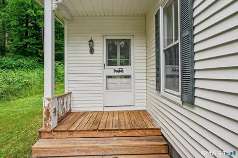 Exterior - 33 Hatch Rd, Bridgewater, CT 06752 photo 4 of 15