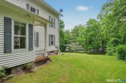 Exterior - 33 Hatch Rd, Bridgewater, CT 06752 photo 8 of 15