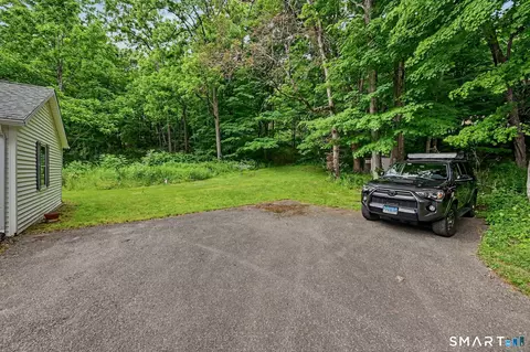 Exterior - 33 Hatch Rd, Bridgewater, CT 06752 photo 6 of 15