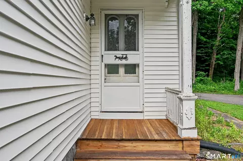 Exterior - 33 Hatch Rd, Bridgewater, CT 06752 photo 5 of 15