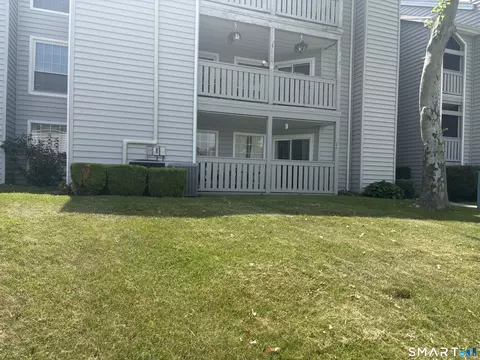 67 Leafwood Ln #244, Groton, CT 06340