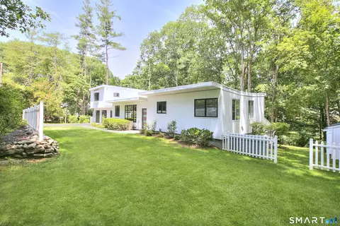 128 Linley Dr, Fairfield, CT 06825