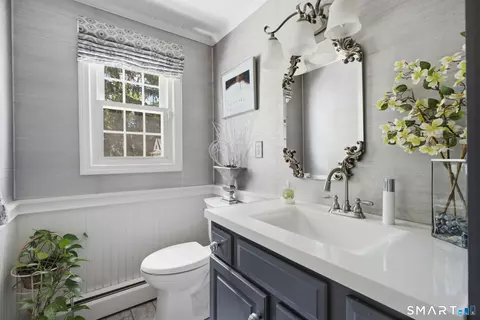 Bath - 4 Ireland Rd, Wethersfield, CT 06109 photo 1 of 5