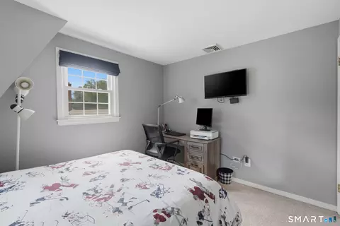 Bedroom - 4 Ireland Rd, Wethersfield, CT 06109 photo 8 of 9
