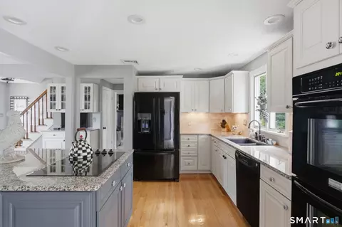 Kitchen - 4 Ireland Rd, Wethersfield, CT 06109 photo 3 of 7