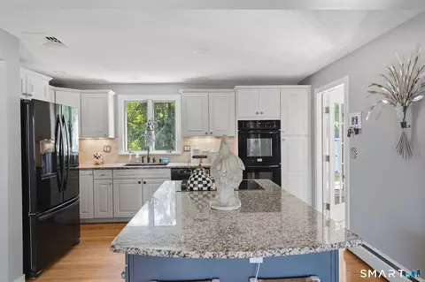 Kitchen - 4 Ireland Rd, Wethersfield, CT 06109 photo 7 of 7