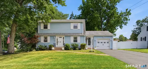 4 Ireland Rd, Wethersfield, CT 06109