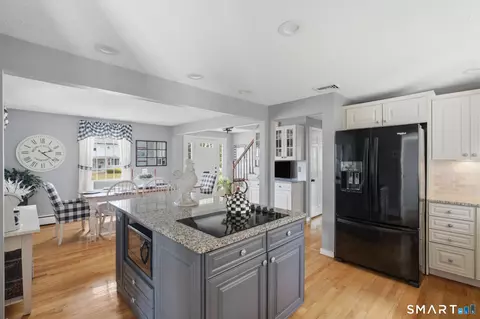 Kitchen - 4 Ireland Rd, Wethersfield, CT 06109 photo 2 of 7