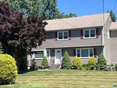 460 Stonehouse Rd, Trumbull, CT 06611
