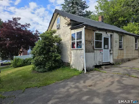 24 Lasalle Ct, New Britain, CT 06051
