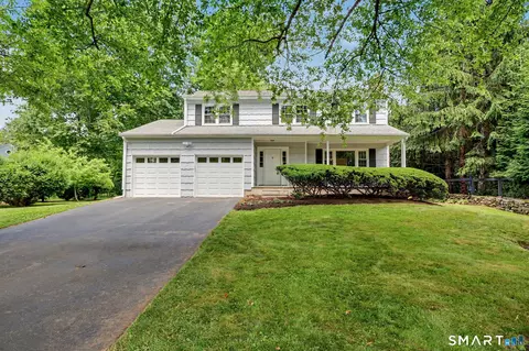 29 Coachlamp Ln, Darien, CT 06820