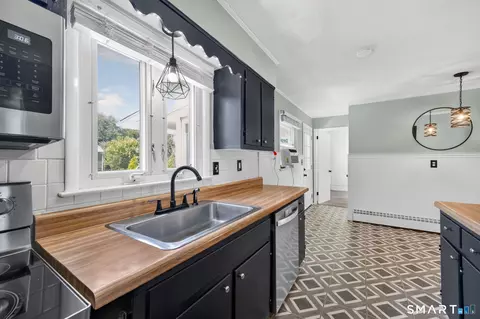 Kitchen - 82 Crystal St, Wethersfield, CT 06109 photo 3 of 4