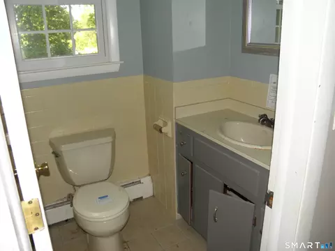 Bath - 20 Maple Ter, Ledyard, CT 06339 photo 1 of 3