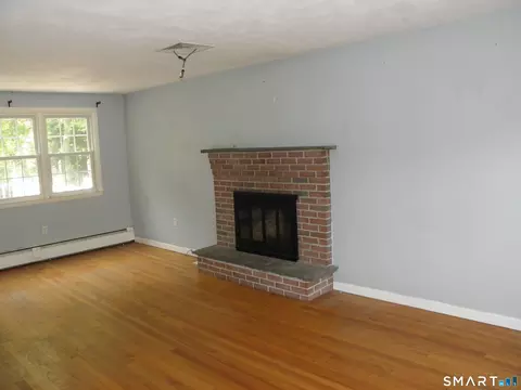 Living - 20 Maple Ter, Ledyard, CT 06339 photo 1 of 2