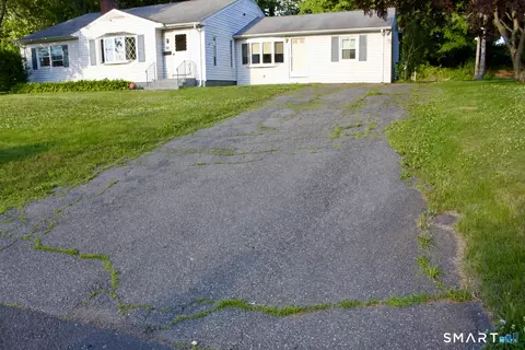 656 Overlook Dr, Cheshire, CT 06410