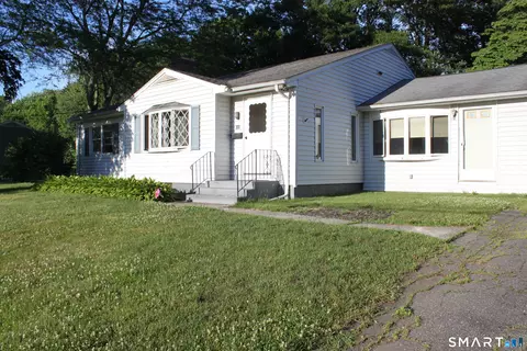 656 Overlook Dr, Cheshire, CT 06410