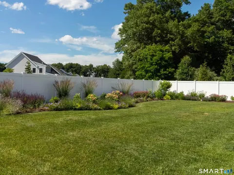 Exterior - 2 Iris Ct, Cromwell, CT 06416 photo 9 of 9