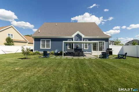 Exterior - 2 Iris Ct, Cromwell, CT 06416 photo 8 of 9